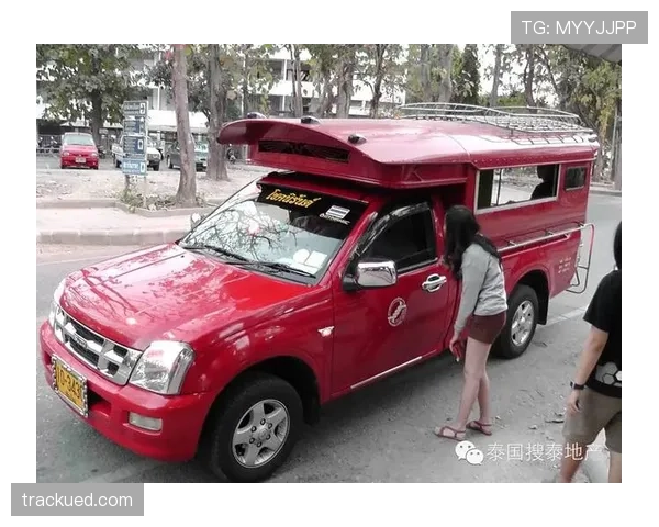 利拉德打完比赛直接扔包坐飞机，下个目的地豪宅taxi都不用买了？